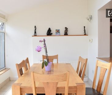 Huge room in 3-bedroom apartment in Tallaght, Dublin - Photo 2