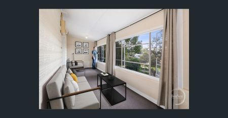 THE BEST NEST IN THE VILLAGE! - Photo 2