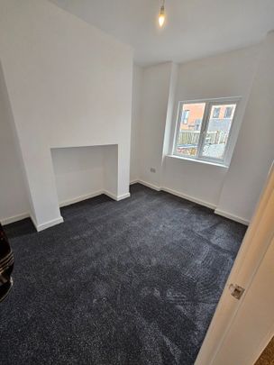 1 Bed Flat, Seafield Road, CH62 - Photo 1