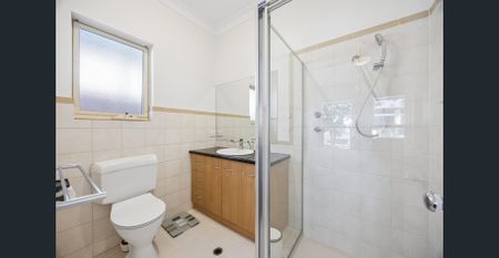 Attractive 3 Bedroom Home! - Photo 5