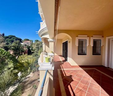 Middle Floor Apartment in Elviria - Photo 5