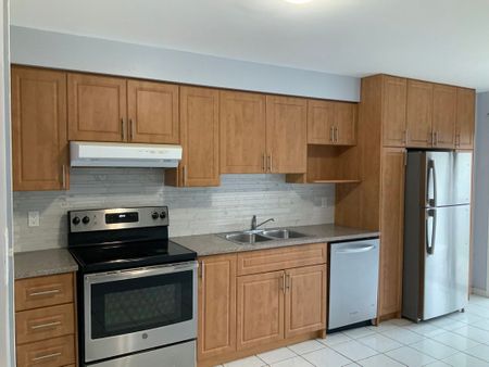 For Lease - 41 Rosseter Road Unit# Main, Markham, Ontario - Photo 2