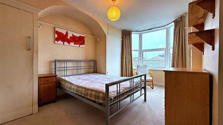 Charlecote Road, Worthing - Photo 2