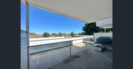 Stylish 2-Bed, 2-Bath Apartment in the Heart of Mt Lawley - Photo 4