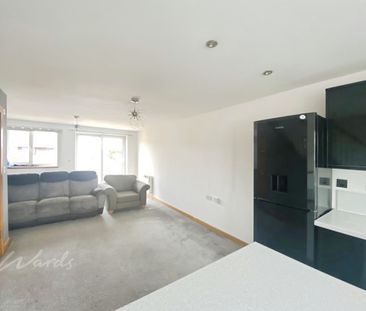 3 bedroom end of terrace house to rent - Photo 4