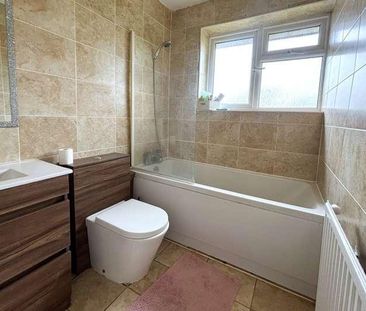 Woking, Surrey, GU22 - Photo 6