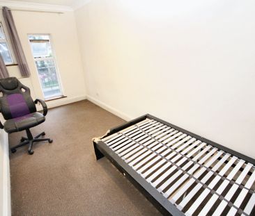 233 Long Lane, Hillingdon, Uxbridge, Uxbridge, UB10 9JP - Photo 5