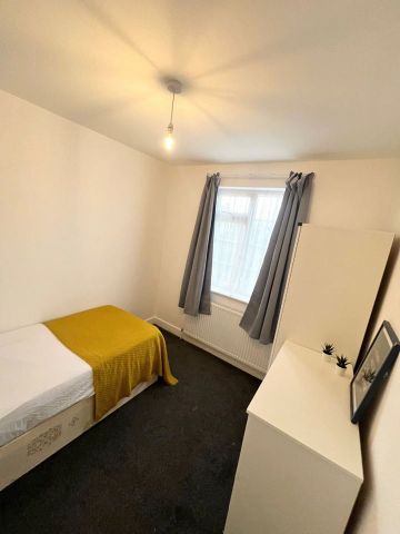 Room in a Shared House, Hillcroft Crescent, HA9 - Photo 4