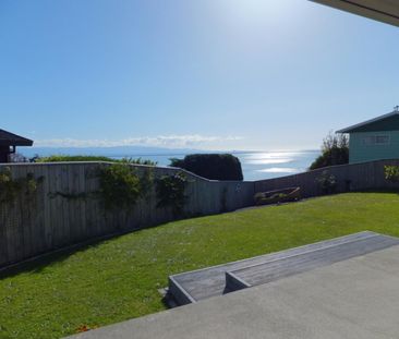 Immaculately Presented - Photo 2