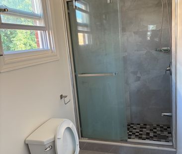 For Lease - 3153 Colonial Drive Unit# Bedroom C with Ensuite, Missi... - Photo 4