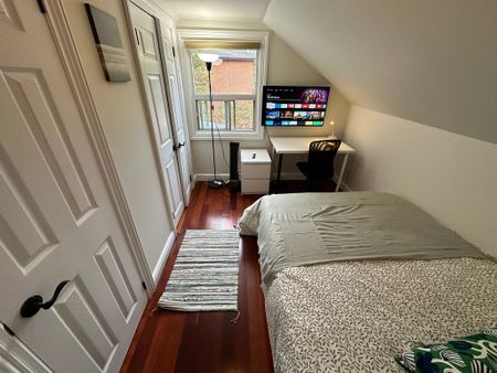 For Lease - 69 Twenty Fifth Street Unit# Upper Floor, Toronto, Ontario - Photo 3