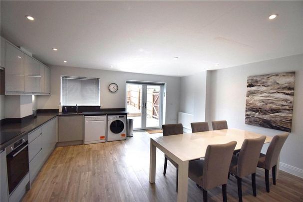 1 bedroom in a house share to rent - Photo 1