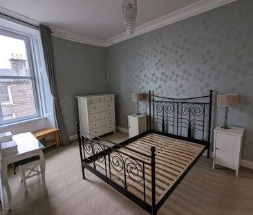 1 Bed Flat, Holyrood Park, EH8 - Photo 4