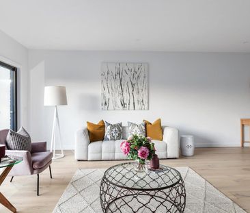 Superb 3 Bedroom Residence - Photo 3