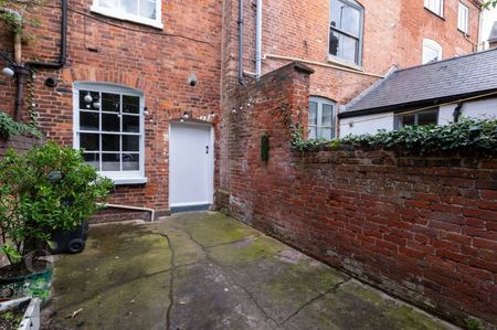 Room in Shared House - Bridge Street, Hereford - Photo 2