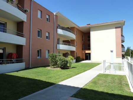 Location Appartement 2 pièces 35m² MARTRES TOLOSANE 31220 - Photo 4