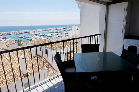 Middle Floor Apartment in Puerto Banús - Photo 4