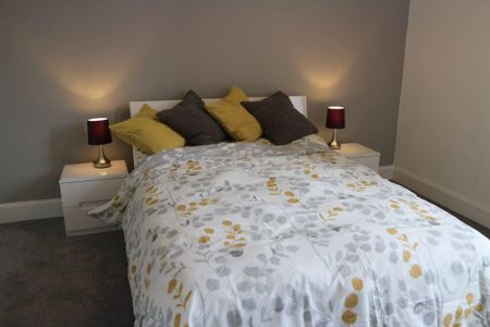 1 bedroom flat to rent - Photo 2