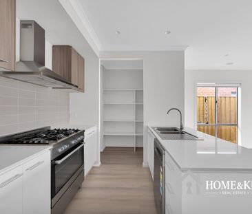 Corner-Block Comfort with Space & Modern Appeal - Photo 5