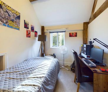 4 bedroom barn conversion to rent - Photo 2