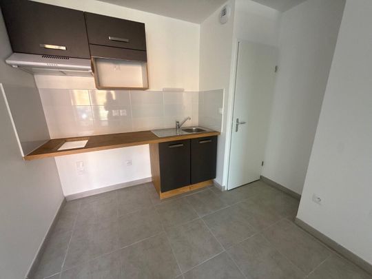 location Appartement T2 DE 47m² À CASTELGINEST - Photo 1