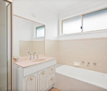 Sunlit Coastal Townhouse in a Quiet Boutique Setting - Photo 1