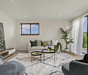 Luxurious 2 Bedroom Apartment With 2 Balconies - Photo 1