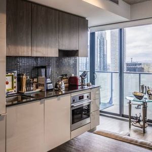 ULTRA MODERN 1 BDR plus den FURNISHED In The Heart Of MIDTOWN Yonge & - Photo 2