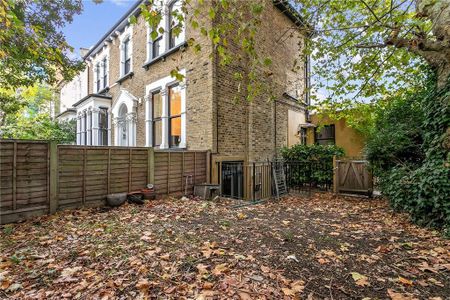 3 bedroom apartment to rent - Photo 2