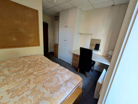 1 bedroom house of multiple occupation to rent - Photo 2