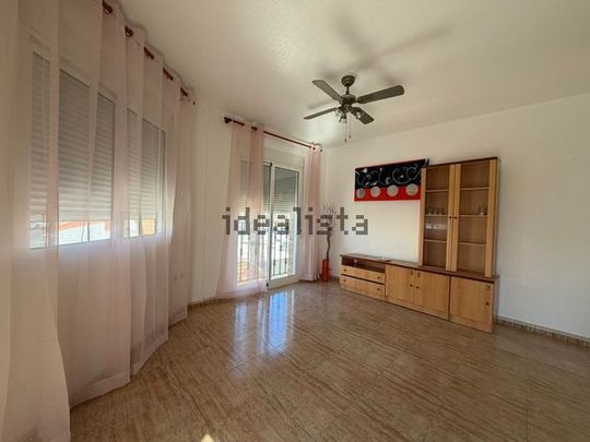 Alquiler de piso en Calle Méndez Núñez - Photo 1