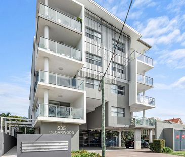 STYLISH 2 BEDROOM UNIT IN PRIME LOCATION! - Photo 2
