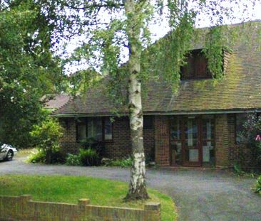 2 Bed Maisonette, Elmfield Way, CR2 - Photo 1