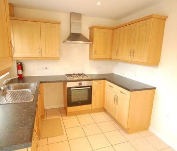 3 bedroom semi-detached house to rent - Photo 4