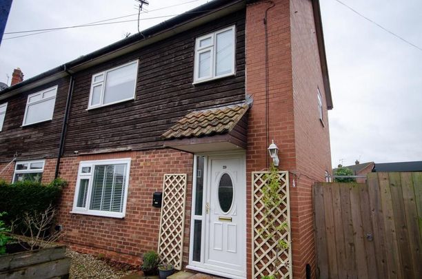 3 bedroom semi-detached house to rent - Photo 1