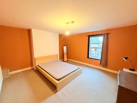 3 bedroom flat to rent - Photo 3