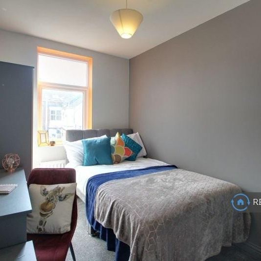 1 bedroom in a house share to rent - Photo 1