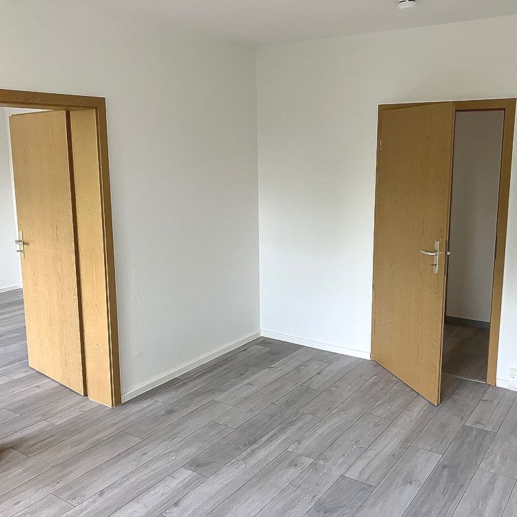 2-Zimmer-Wohnung zum Einziehen und Wohlfühlen, nach der Sanierung! - Foto 1