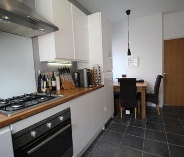 3 bedroom semi-detached house to rent - Photo 4