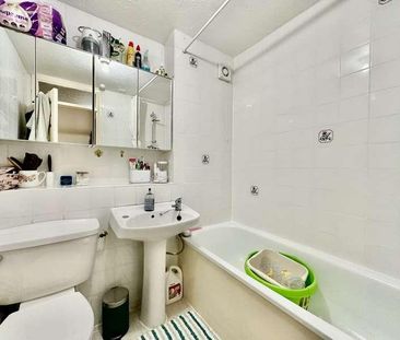 Greenway Close, London, N11 - Photo 4