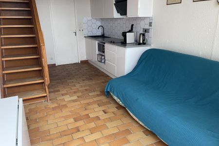 HYERES- APPARTEMENT T2 EN SOUPLEX - AU CALME - TERRASSE- ST - Photo 3