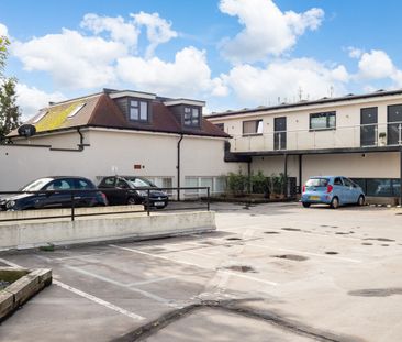 The Broadway, Cheam, SM3 - Photo 3