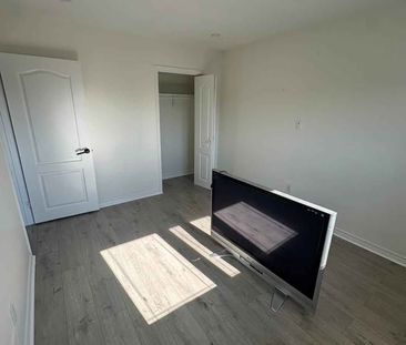 For Lease - 82 Scott Road Unit# Main, Toronto, Ontario - Photo 3