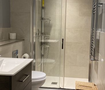 Spacious Studio Flat Rent £1250 pcm Brindley Place Uxbridge UB8 2UF... - Photo 1