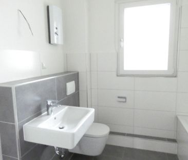 *** Altbaufans aufgepasst! Großzügige 2-Zi-Wohnung mit toller Wohnk... - Foto 3