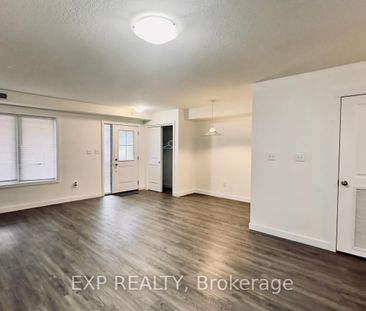 Townhouse For Lease | X8119256 - Photo 4