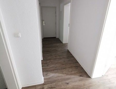 Wir modernisieren* für Sie in 2025! Geräumige 3 Zimmer Wohnung in ruhiger Lage - Photo 1