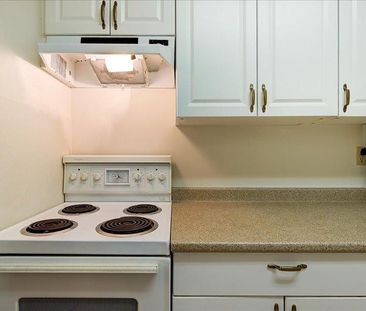 Lombardy Park Apartments - Photo 3