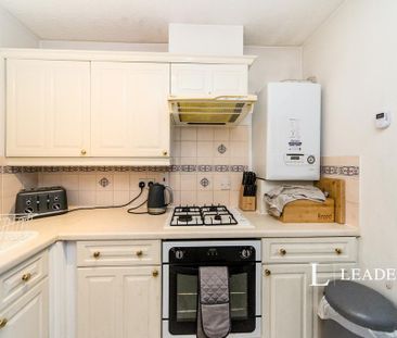 2 bedroom flat to rent - Photo 6