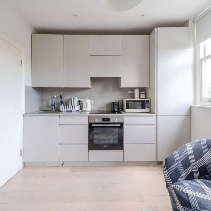 Studio to rent - Photo 1